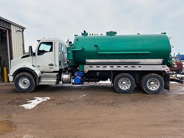 2025 Kenworth T880 - New vacuum truck